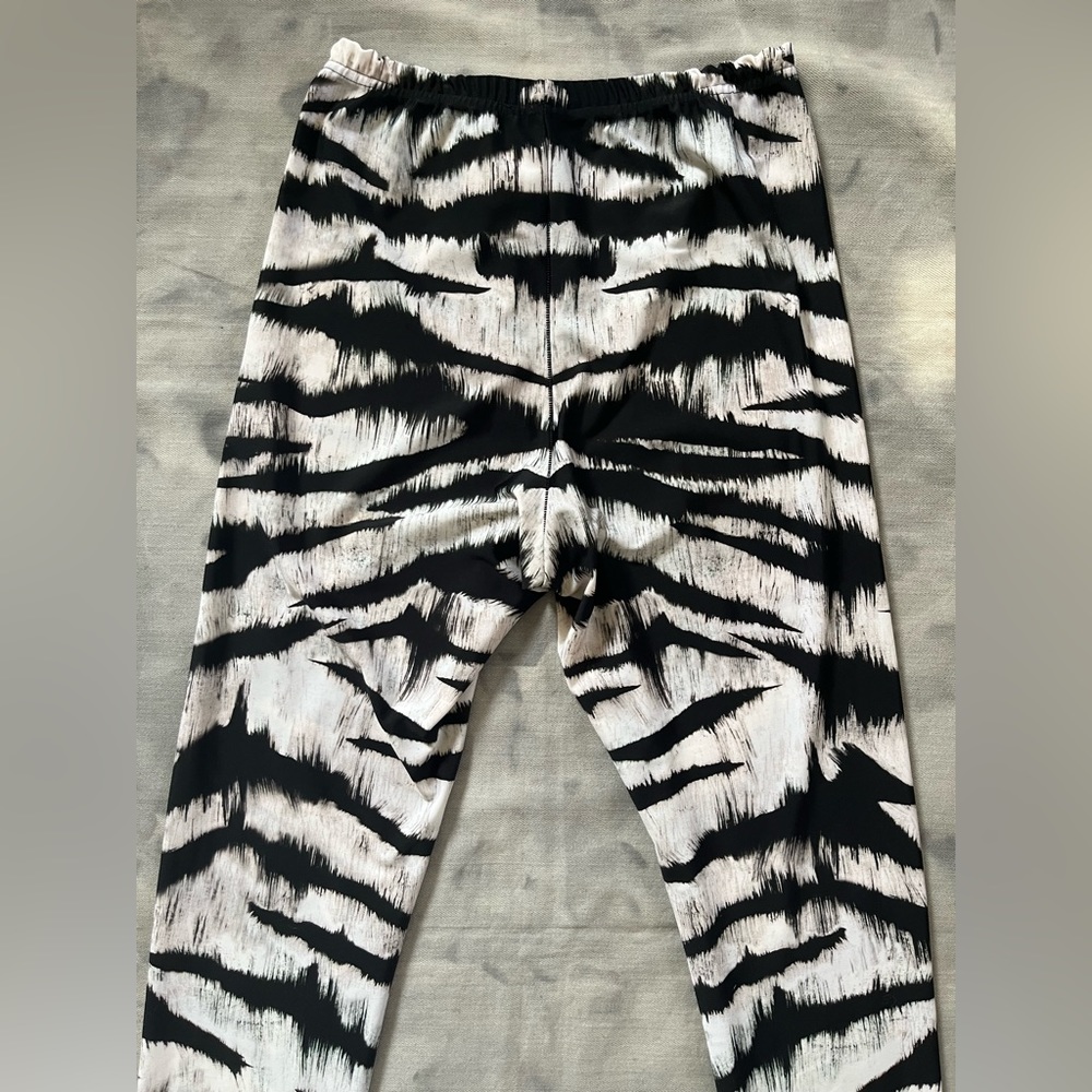 Alexander McQueen Zebra Print Leggings - Picture 5 of 7